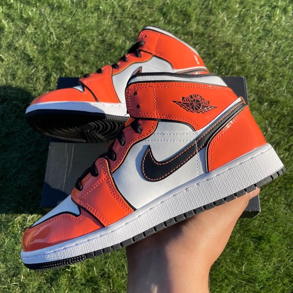 nike air jordans 1 orange